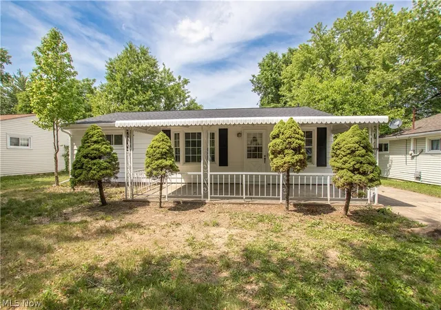 Photo 1 of Single family home for sale at 861 Oak St, Elyria, OH 44035 | MLS# 5217735 | Listing updated on 2026-09-11