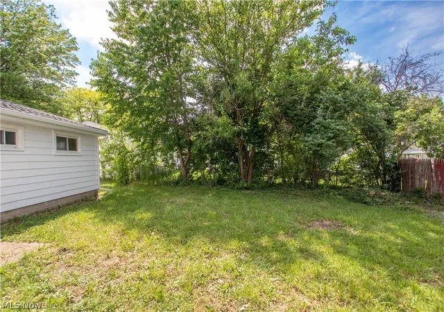 Photo 37 of Single family home for sale at 861 Oak St, Elyria, OH 44035 | MLS# 5217735 | Listing updated on 2026-09-11
