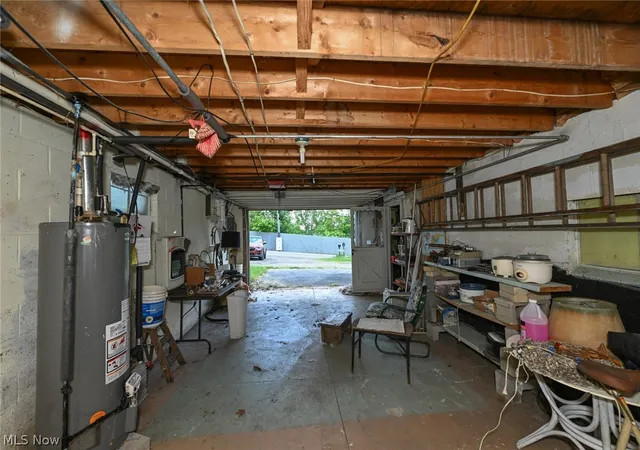 Listing Photo 2 - Condo for sale in building located at 893 Norton Ave, Barberton, OH 44203