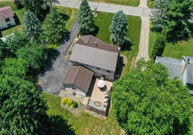 Photo 3 of Single family home for sale at 11836 Kenyon Dr, Hiram, OH 44234 | MLS# 5218500 | Listing updated on 2026-09-19