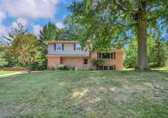Photo 1 of Single family home for sale at 8560 Glennridge Ave Nw, Clinton, OH 44216 | MLS# 5214989 | Listing updated on 2026-10-01