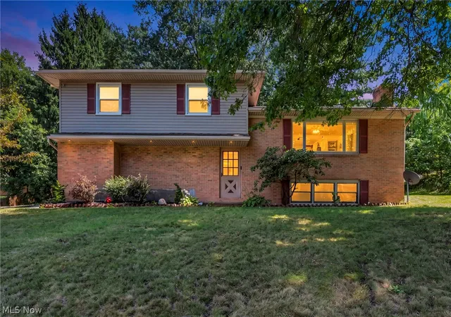 Photo 2 of Single family home for sale at 8560 Glennridge Ave Nw, Clinton, OH 44216 | MLS# 5214989 | Listing updated on 2026-10-01