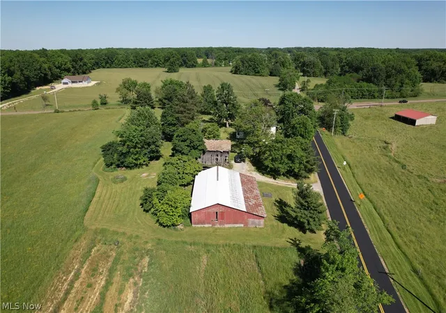 Photo 3 of Single family home for sale at 15760 N Palmyra Rd, Diamond, OH 44412 | MLS# 5194063 | Listing updated on 2026-10-07