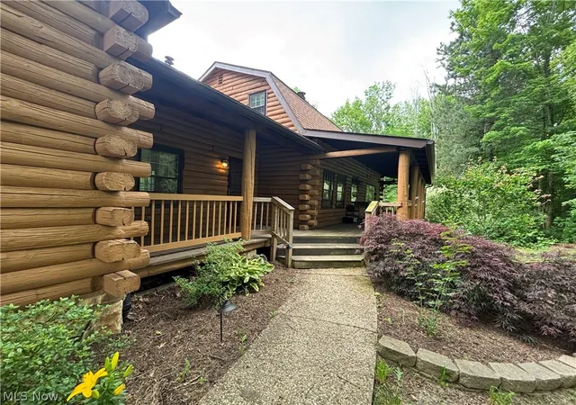 Photo 2 of Single family home for sale at 18821 Munn Rd, Chagrin Falls, OH 44023 | MLS# 5218620 | Listing updated on 2026-09-11