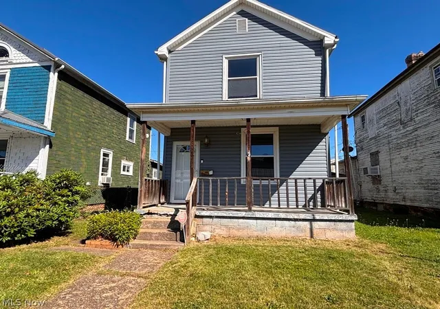Photo 1 of Single family home for sale at 529 Railroad St, Chester, WV 26034 | MLS# 5218729 | Listing updated on 2026-09-04