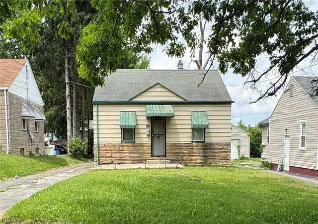 Single family home for sale at 828 Marmion Ave, Youngstown, OH 44502 | MLS# 5218869