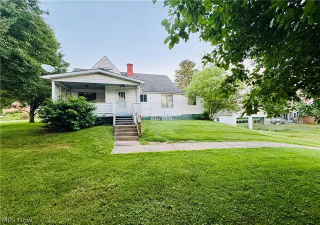 Photo 1 of Single family home for sale at 956 Braun Rd, Belpre, OH 45714 | MLS# 5219095 | Listing updated on 2026-09-17