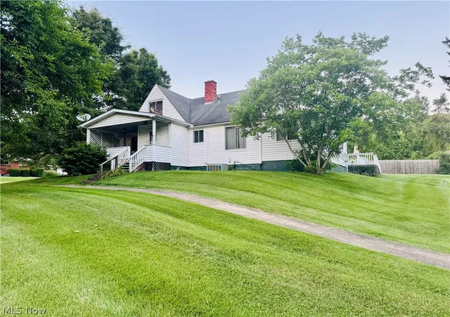 Photo 2 of Single family home for sale at 956 Braun Rd, Belpre, OH 45714 | MLS# 5219095 | Listing updated on 2026-09-17