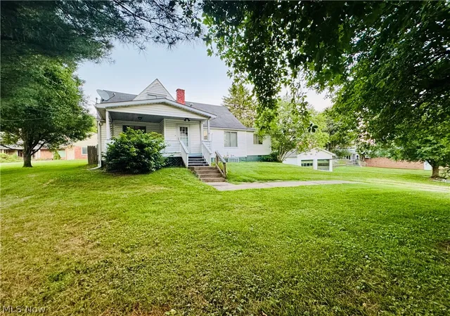 Photo 3 of Single family home for sale at 956 Braun Rd, Belpre, OH 45714 | MLS# 5219095 | Listing updated on 2026-09-17