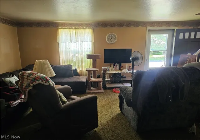 Photo 3 of Single family home for sale at 614 Meadowbrook Ave Se, Warren, OH 44484 | MLS# 5219260 | Listing updated on 2026-09-11