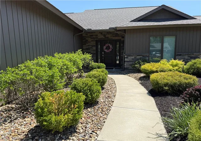 Photo 2 of Sale Pending at 9154 Pleasant Ridge Cir, North Ridgeville, OH 44039 | MLS# 5219390 | Listing updated on 2026-09-14