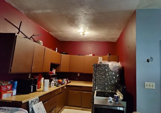 Listing Photo 2 - Condo for sale in building located at 903 Columbus Ave, Ashtabula, OH 44004