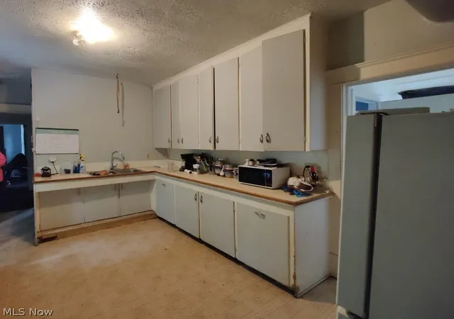 Listing Photo 5 - Condo for sale in building located at 903 Columbus Ave, Ashtabula, OH 44004