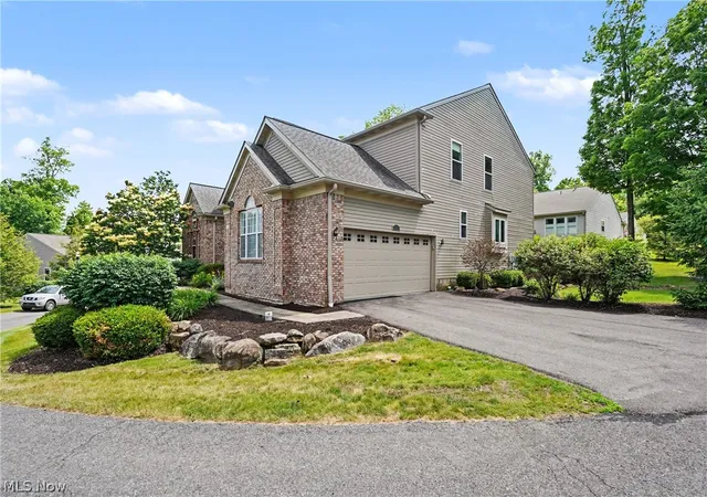 Photo 2 of Sale Pending at 532 Covington Ln, Chagrin Falls, OH 44023 | MLS# 5219515 | Listing updated on 2026-09-13