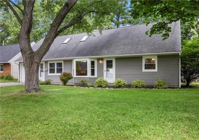 Photo 3 of Single family home for sale at 4905 Pinewood Dr, Sheffield Lake, OH 44054 | MLS# 5220206 | Listing updated on 2026-10-05