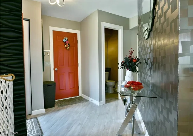 Photo 3 of Condo for sale at 102 Spinnaker Dr #2, Columbiana, OH 44408 | MLS# 5220574 | Listing updated on 2026-09-09