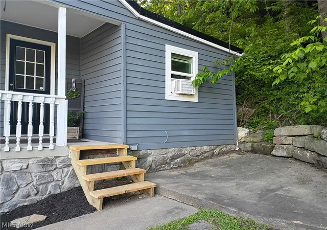 Photo 3 of Single family home for sale at 64301 Shady Ln Rd, Bellaire, OH 43906 | MLS# 5220225 | Listing updated on 2026-09-02