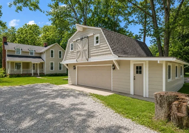 Photo 1 of Single family home for sale at 889 Grayton Rd, Berea, OH 44017 | MLS# 5220009 | Listing updated on 2026-09-10