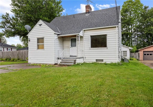 Photo 1 of Single family home for sale at 406 Root Rd, Lorain, OH 44052 | MLS# 5219517 | Listing updated on 2026-09-15
