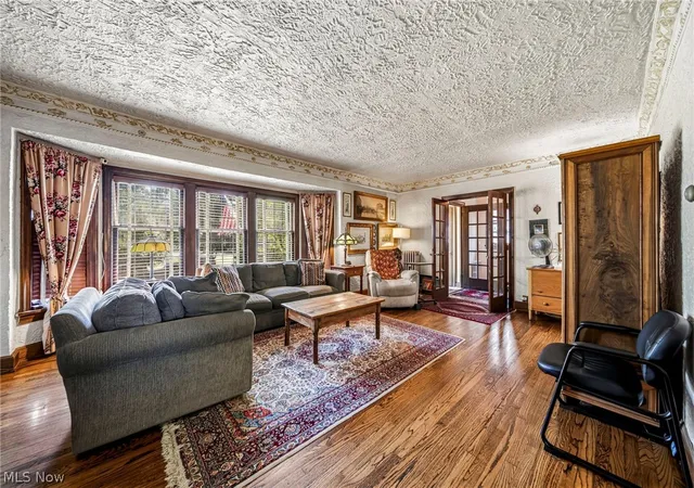 Photo 3 of Single family home for sale at 19621 Sussex Rd, Beachwood, OH 44122 | MLS# 5213778 | Listing updated on 2026-09-10