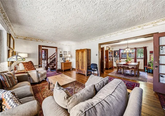 Photo 4 of Single family home for sale at 19621 Sussex Rd, Beachwood, OH 44122 | MLS# 5213778 | Listing updated on 2026-09-10
