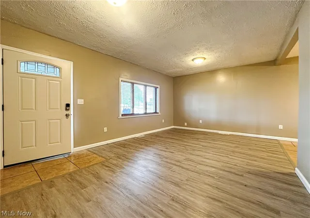 Photo 3 of Single family home for sale at 1432 Elm Rd Ne, Warren, OH 44483 | MLS# 5220704 | Listing updated on 2026-09-15
