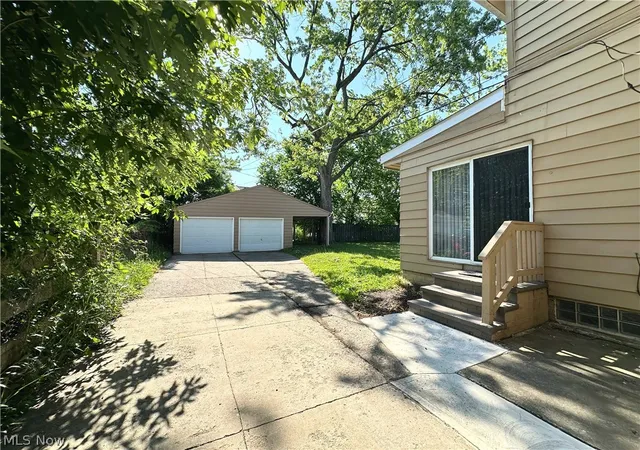 Photo 2 of Single family home for sale at 3709 Chelton Rd, Cleveland, OH 44120 | MLS# 5220698 | Listing updated on 2026-09-22