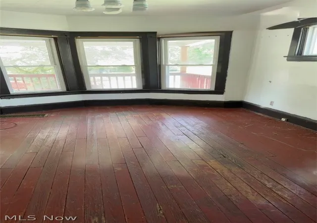 Photo 3 of Single family home for sale at 413 Arbor Rd, Cleveland, OH 44108 | MLS# 5220803 | Listing updated on 2026-09-14