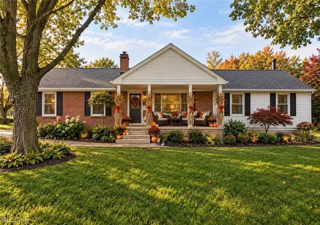 Photo 2 of Single family home for sale at 1070 Calla Rd E, Youngstown, OH 44514 | MLS# 5220785 | Listing updated on 2026-09-08