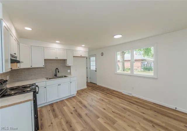 Photo 4 of Single family home for sale at 1218 W 44th Street, Lorain, OH 44053 | MLS# 5220667 | Listing updated on 2026-09-08