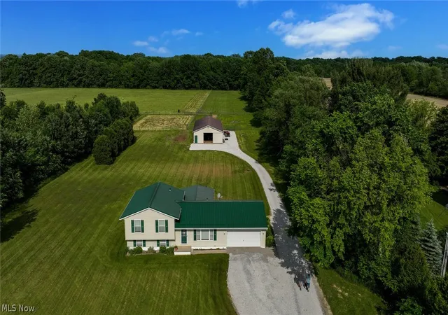 Photo 2 of Single family home for sale at 2609 Erhart Rd, Medina, OH 44256 | MLS# 5216737 | Listing updated on 2026-09-04