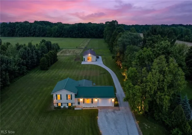 Photo 3 of Single family home for sale at 2609 Erhart Rd, Medina, OH 44256 | MLS# 5216737 | Listing updated on 2026-09-04