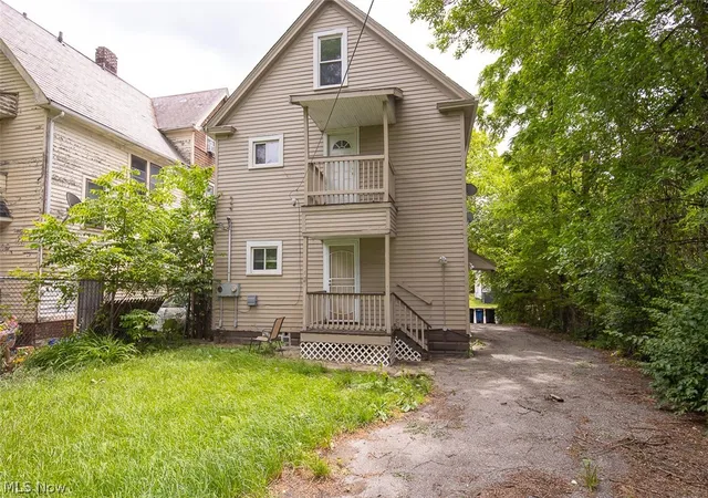 Listing Photo 2 - Condo for sale in building located at 9421 Parkview Ave, Cleveland, OH 44104