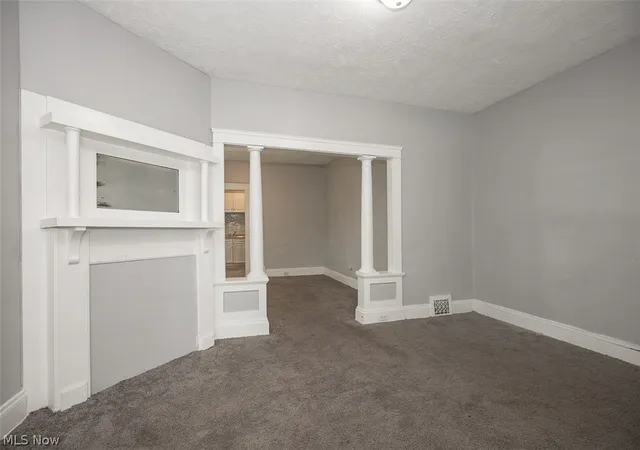 Listing Photo 4 - Condo for sale in building located at 9421 Parkview Ave, Cleveland, OH 44104