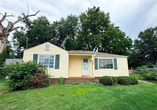 Photo 1 of Single family home for sale at 939 Blue Ave, Zanesville, OH 43701 | MLS# 5221114 | Listing updated on 2026-09-04