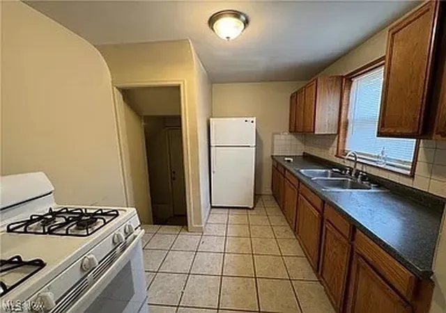 Photo 3 of Single family home for sale at 476 Keck St, Akron, OH 44305 | MLS# 5213647 | Listing updated on 2026-09-09