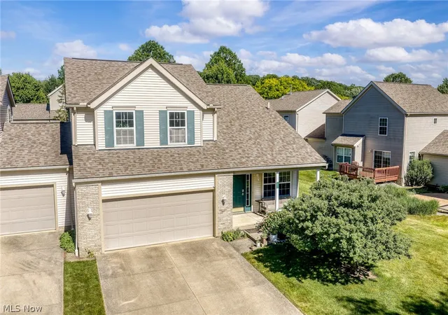 Photo 2 of Townhouse for sale at 1951 Heron Glen Ct, Macedonia, OH 44056 | MLS# 5221490 | Listing updated on 2026-09-03