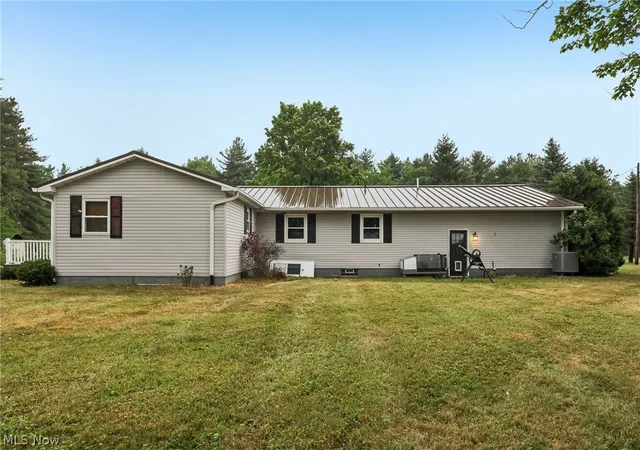 Photo 3 of Single family home for sale at 3025 US Hwy 250, Greenwich, OH 44837 | MLS# 5221708 | Listing updated on 2026-10-06