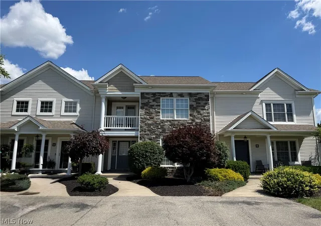 Condo for sale at 15 Town Sq Blvd, Columbiana, OH 44408 | MLS# 5221244