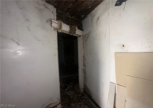 Listing Photo 2 - Condo for sale in building located at 6404 Carl Ave, Cleveland, OH 44103