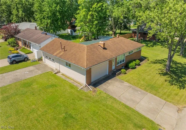 Photo 2 of Single family home for sale at 253 Earl Dr Nw, Warren, OH 44483 | MLS# 5221846 | Listing updated on 2026-09-05