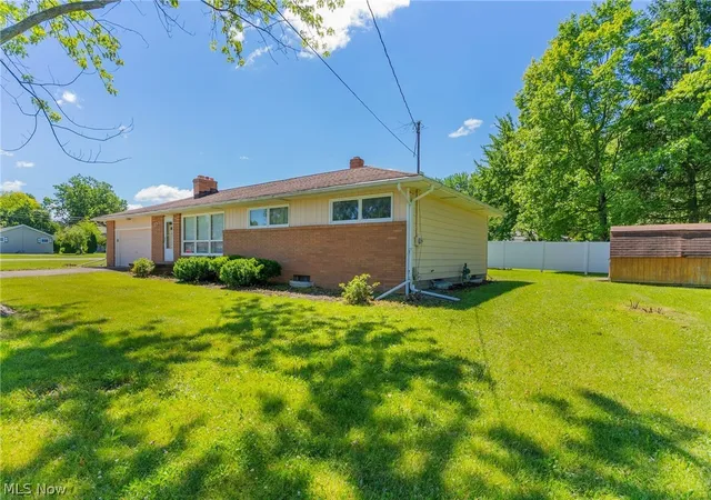 Photo 3 of Single family home for sale at 253 Earl Dr Nw, Warren, OH 44483 | MLS# 5221846 | Listing updated on 2026-09-05