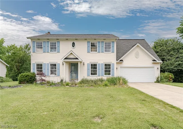 Photo 1 of Sale Pending at 1347 Sharonbrook Dr, Twinsburg, OH 44087 | MLS# 5221558 | Listing updated on 2026-09-09