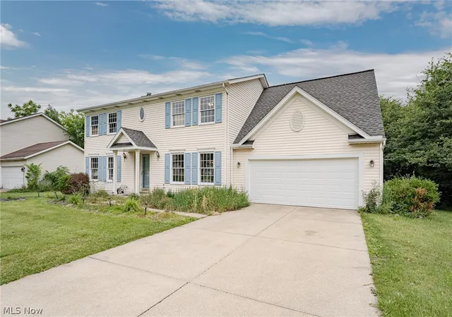 Photo 2 of Sale Pending at 1347 Sharonbrook Dr, Twinsburg, OH 44087 | MLS# 5221558 | Listing updated on 2026-09-09