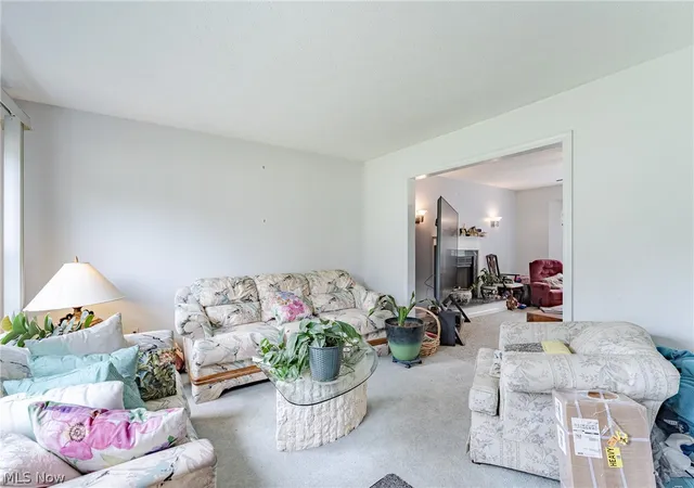 Photo 3 of Sale Pending at 1347 Sharonbrook Dr, Twinsburg, OH 44087 | MLS# 5221558 | Listing updated on 2026-09-09