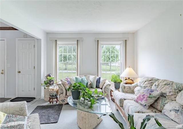 Photo 4 of Sale Pending at 1347 Sharonbrook Dr, Twinsburg, OH 44087 | MLS# 5221558 | Listing updated on 2026-09-09