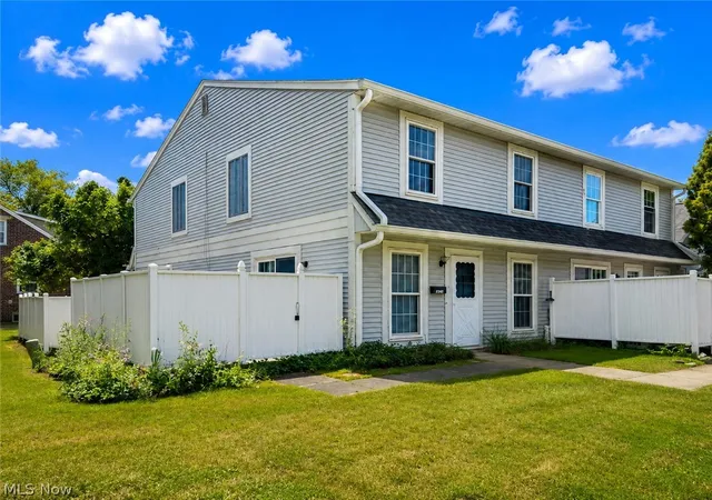Photo 2 of Condo for sale at 20325 Williamsburg Ct #310B, Cleveland, OH 44130 | MLS# 5221976 | Listing updated on 2026-09-02
