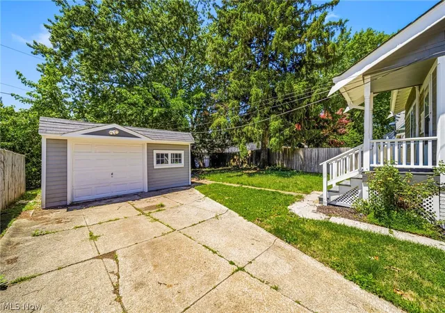 Photo 4 of Single family home for sale at 3262 West 126th, Cleveland, OH 44111 | MLS# 5222037 | Listing updated on 2026-09-05