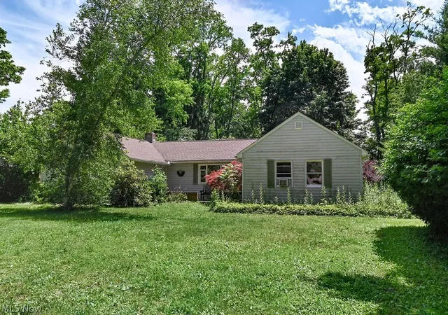 Photo 3 of Single family home for sale at 41 Gaylord Dr, Munroe Falls, OH 44262 | MLS# 5221434 | Listing updated on 2026-10-05