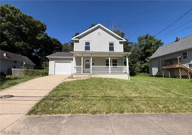 Photo 1 of Single family home for sale at 1004 Bellows St, Akron, OH 44311 | MLS# 5222237 | Listing updated on 2026-09-10